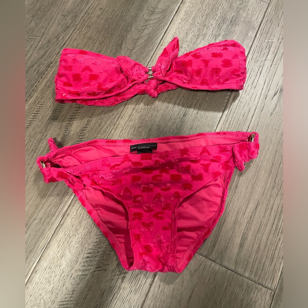 Marc Jacob’s Swim size P (small)
2/20$
